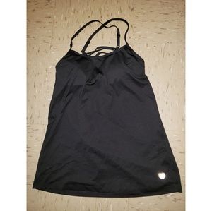 Workout tank with built-in bra